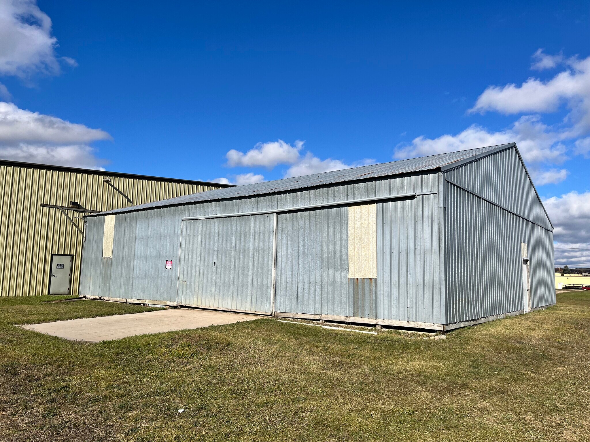 721 N 9th St, Gladstone, MI for lease Building Photo- Image 1 of 3