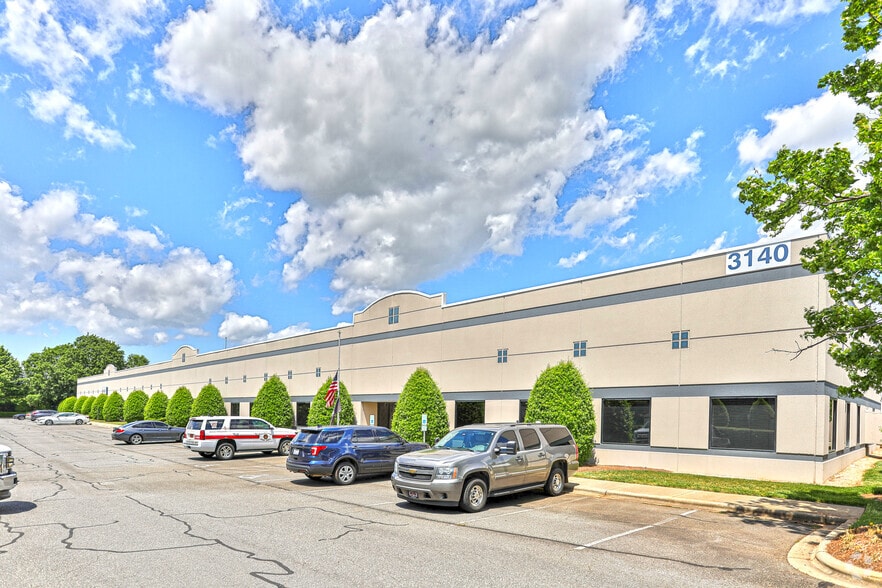 3140 Yorkmont Rd, Charlotte, NC for lease - Building Photo - Image 3 of 5