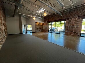 251 Armour Dr NE, Atlanta, GA for lease Interior Photo- Image 2 of 7