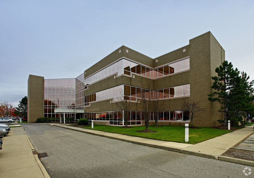 9500 Mentor Ave, Mentor, OH for lease - Building Photo - Image 1 of 13