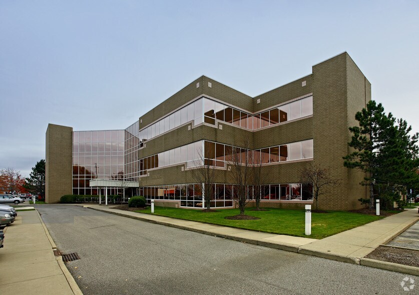 9500 Mentor Ave, Mentor, OH à louer - Photo du bâtiment - Image 1 de 13