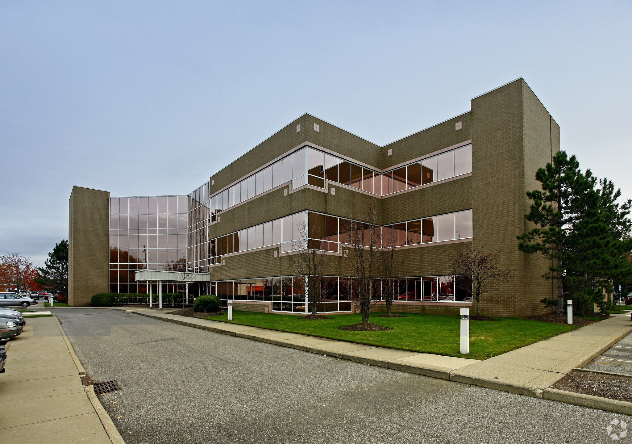 9500 Mentor Ave, Mentor, OH à louer Photo du bâtiment- Image 1 de 14