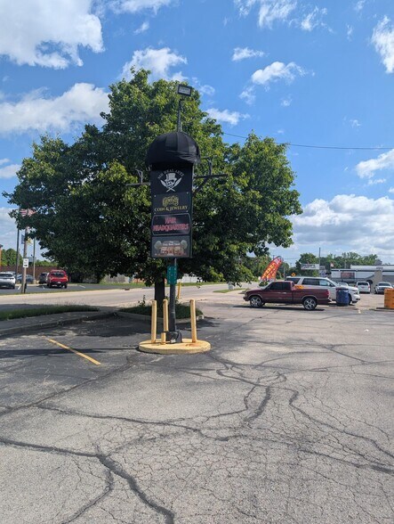 4716-4724 S Dixie Dr, Dayton, OH à louer - Photo du bâtiment - Image 2 de 10