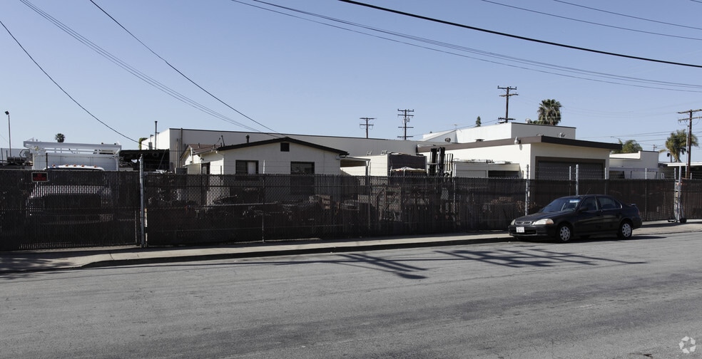 443 W Bay St, Costa Mesa, CA for lease - Building Photo - Image 3 of 6