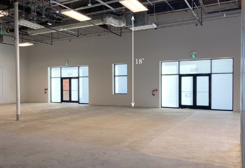 5115 17 Av SE, Calgary, AB à louer - Photo intérieure - Image 3 de 9