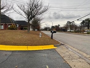 1234 Commerce Dr, Auburn, AL à louer Photo du bâtiment- Image 2 de 2