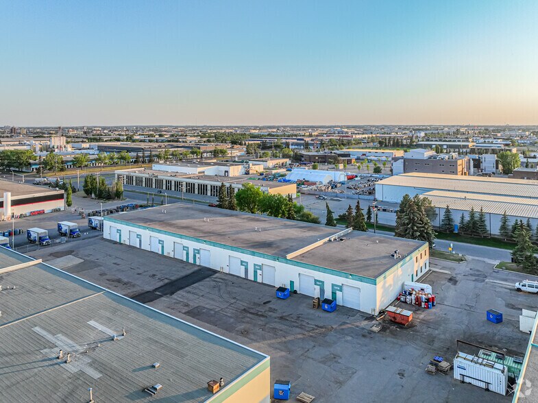 12017 160 St NW, Edmonton, AB à louer - Aérien - Image 3 de 4