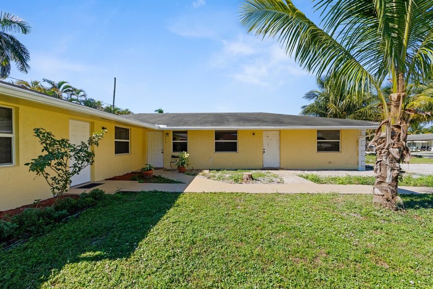 4610 Hairland Dr, West Palm Beach, FL for sale - Building Photo - Image 2 of 21