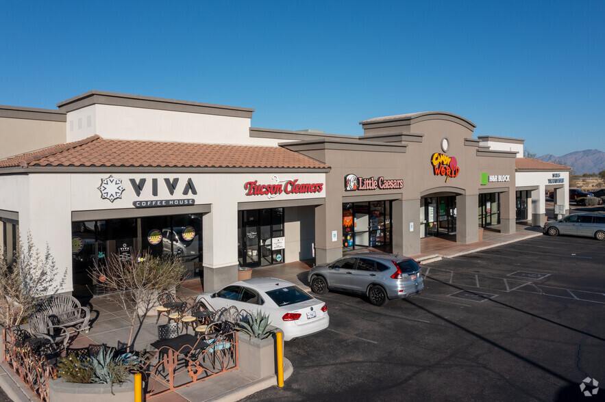 9040-9136 E Valencia Rd, Tucson, AZ for lease - Building Photo - Image 1 of 5