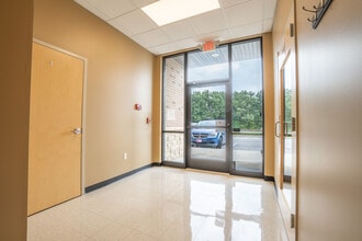 227 Monogard Dr, Manchester, TN for sale Interior Photo- Image 2 of 44