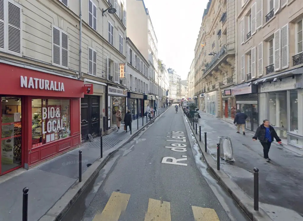 Retail in Paris for lease Building Photo- Image 1 of 3