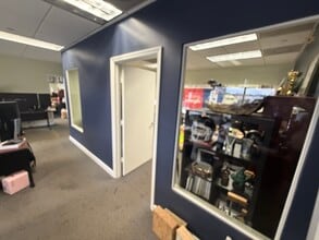 580 Village Blvd, West Palm Beach, FL for lease Interior Photo- Image 2 of 8