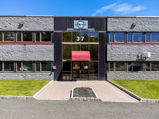 More details for 37 Ramland Rd, Orangeburg, NY - Office for Lease