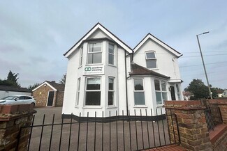 Plus de détails pour 241 Chertsey Rd, Addlestone - Bureau à louer