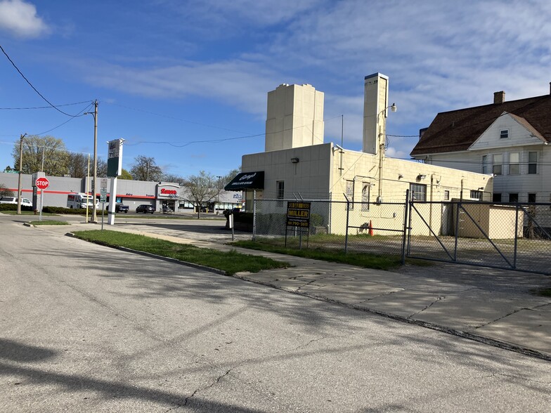 300 Michigan, Saginaw, MI for sale - Building Photo - Image 2 of 3