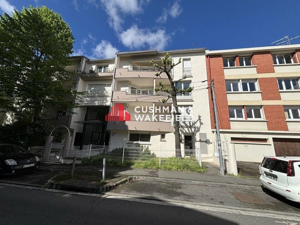 Office in Toulouse for sale Building Photo- Image 1 of 13