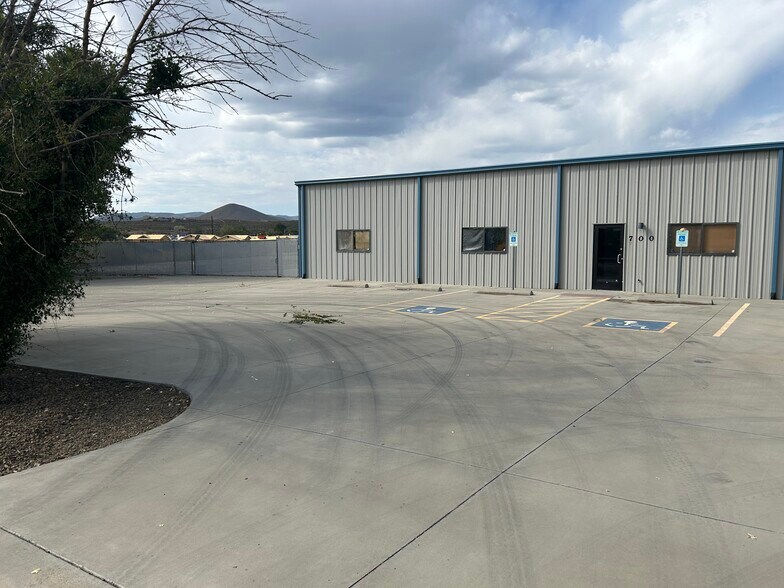 700 S Bennett Dr, Dewey, AZ à louer - Photo du bâtiment - Image 2 de 21
