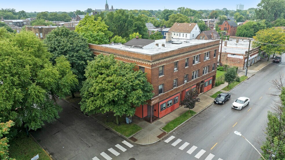 6900 S Vernon Ave, Chicago, IL à vendre - Photo du bâtiment - Image 2 de 7