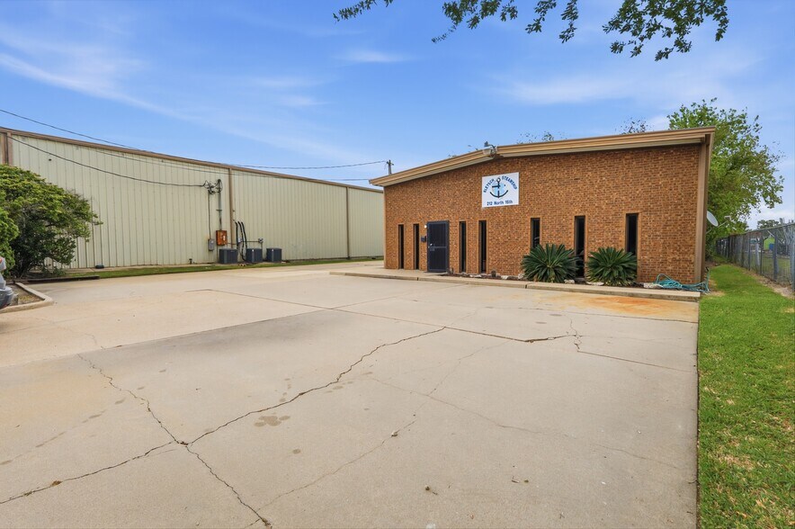 212 N 16th St, La Porte, TX à vendre - Photo du bâtiment - Image 2 de 28