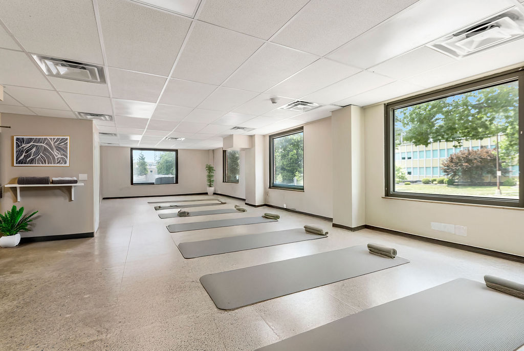 2330 Victory Pky, Cincinnati, OH for lease Interior Photo- Image 1 of 4