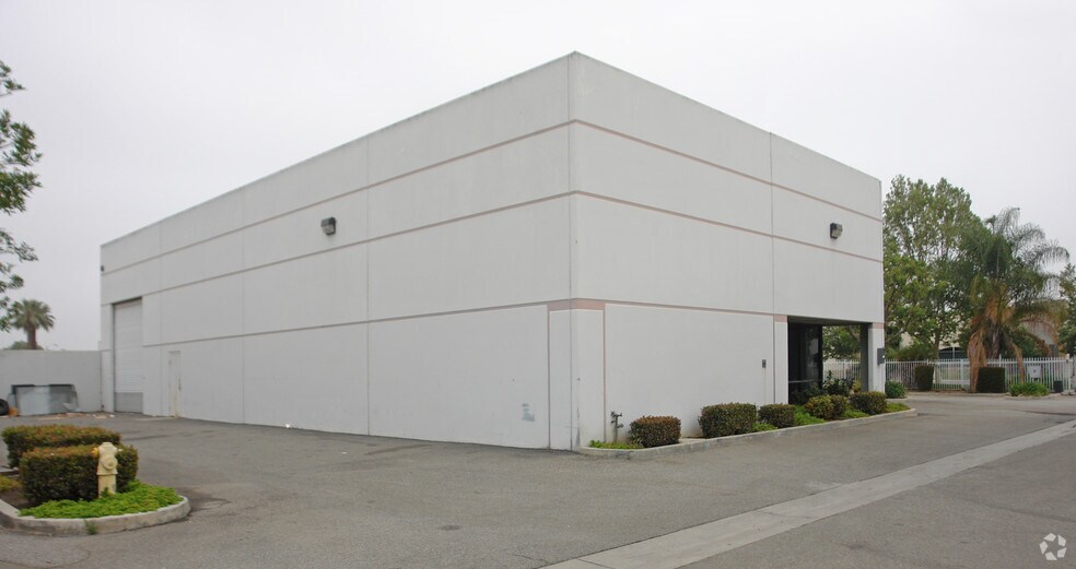 1967 W Holt Ave, Pomona, CA à vendre - Photo du bâtiment - Image 2 de 5