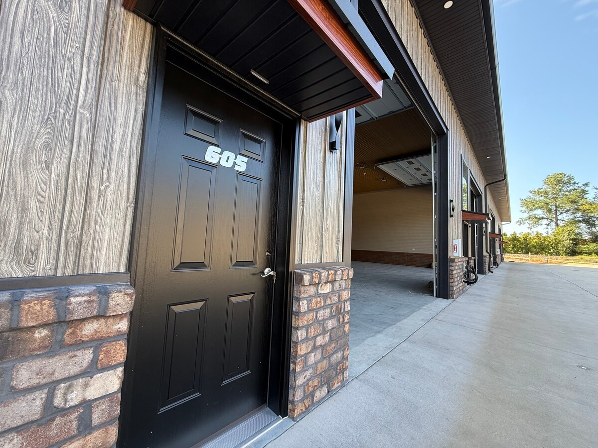 144 McCrary Rd, Mooresville, NC 28117 - Unit 605 - - Interior Photo - Image 1 of 4