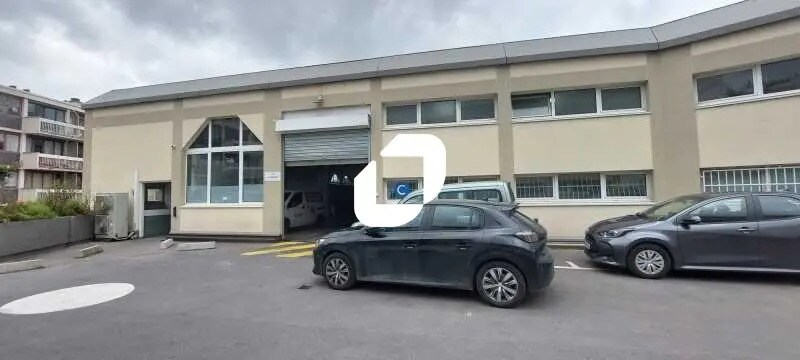 Flex dans Aubervilliers à louer - Photo du bâtiment - Image 3 de 10