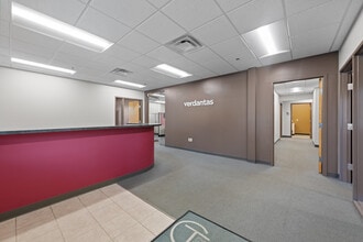 2161-2181 Chamber Center Dr, Fort Mitchell, KY à louer Photo intérieure- Image 1 de 19