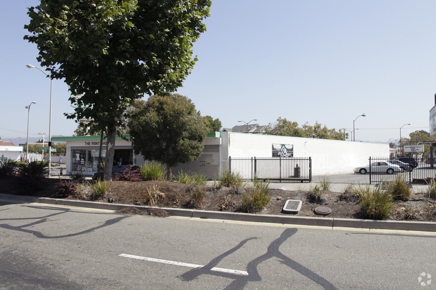 2628 San Pablo Ave, Oakland, CA for lease - Primary Photo - Image 1 of 3