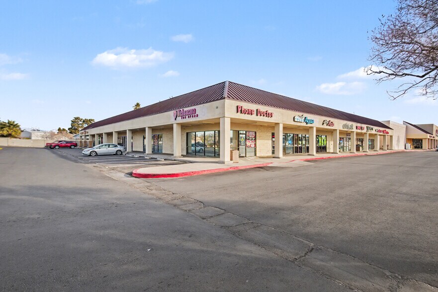 5990-6010 W Cheyenne Ave, Las Vegas, NV à louer - Photo du bâtiment - Image 3 de 6