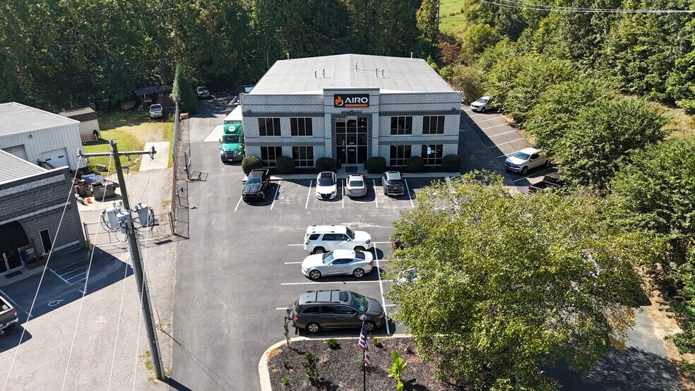 131 Summerville Dr, Mooresville, NC à vendre - Photo du bâtiment - Image 2 de 8