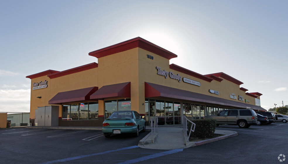 1610-1640 W Foothill Blvd, Upland, CA for lease - Primary Photo - Image 1 of 5