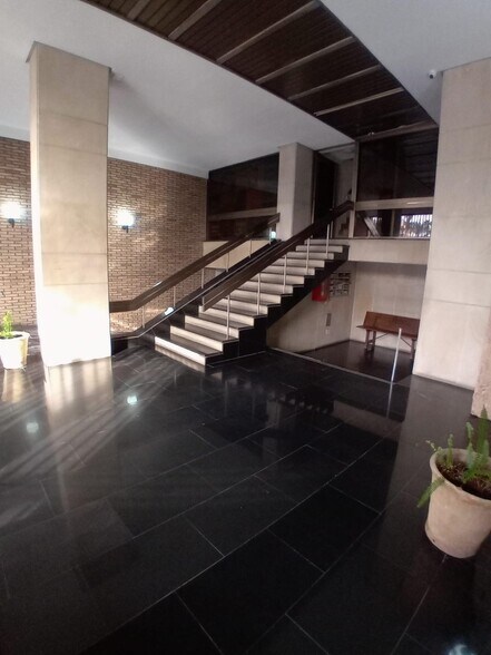 Bureau dans Córdoba, Córdoba à louer - Photo du bâtiment - Image 3 de 18