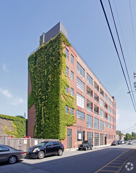 19 Front St, Newburgh, NY à louer - Photo du bâtiment - Image 2 de 2