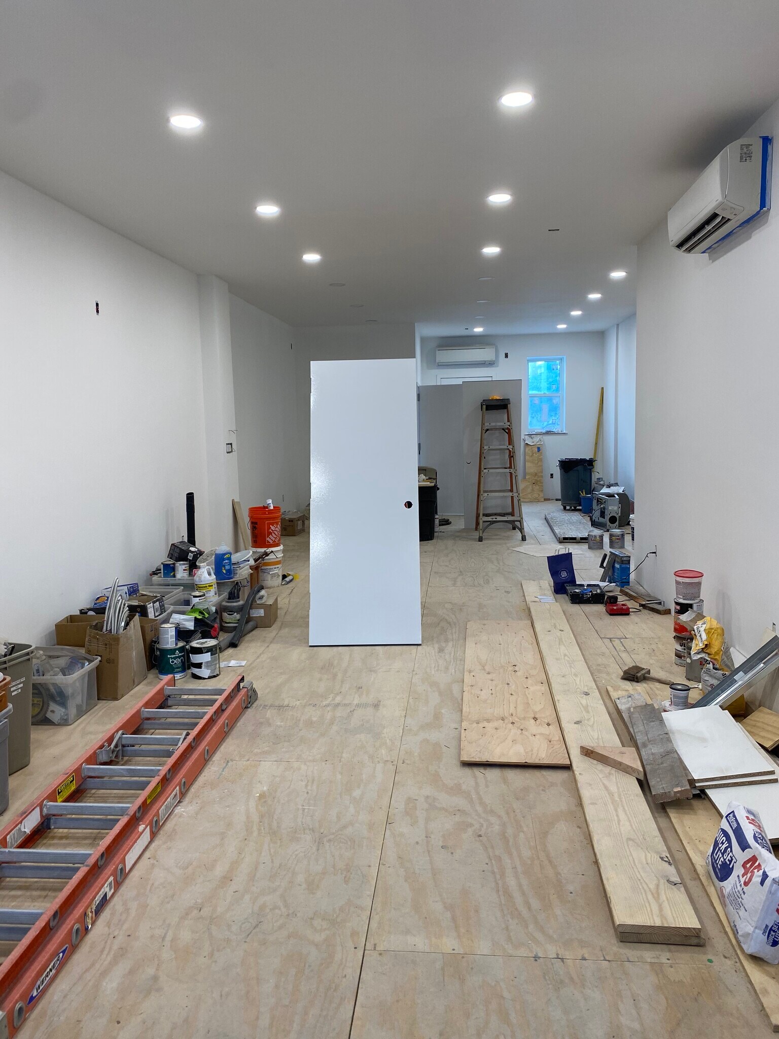 8417 7th Ave, Brooklyn, NY à louer Photo principale- Image 1 de 6