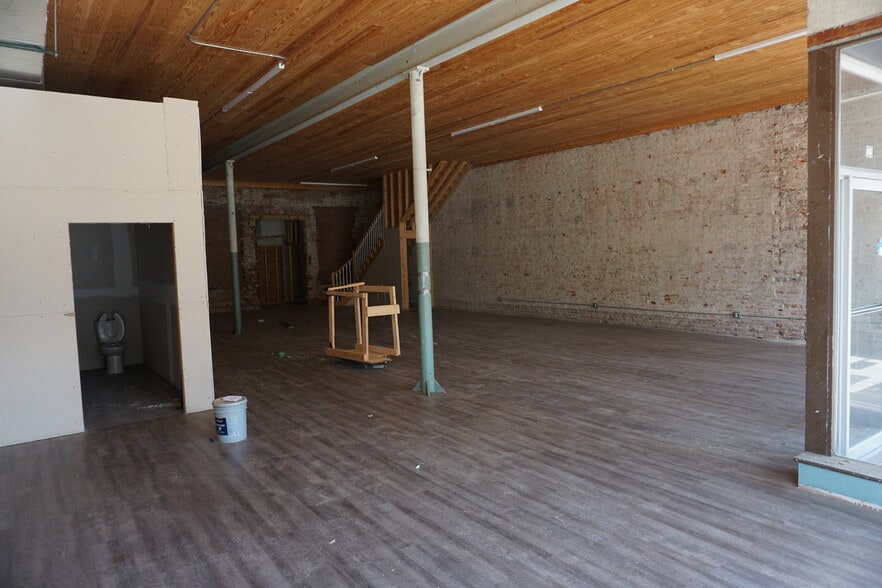 123 N Washington St, Rocky Mount, NC for sale - Interior Photo - Image 2 of 4