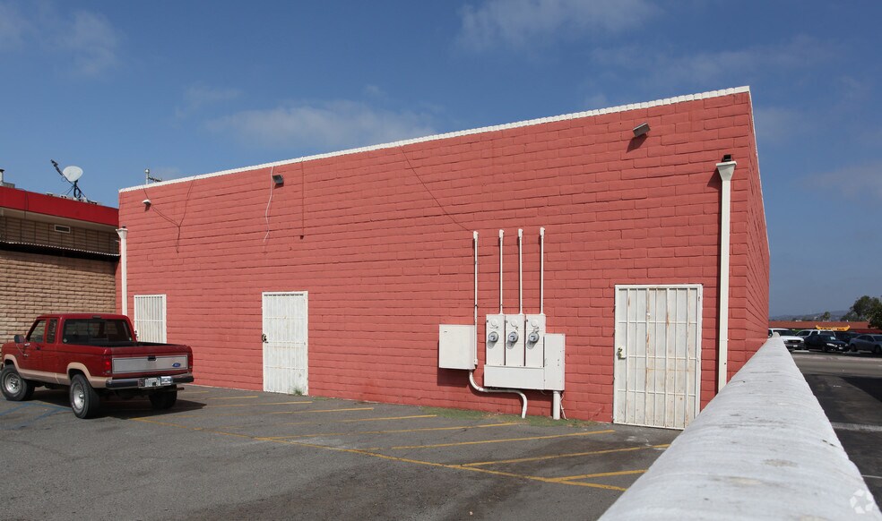 259 W Washington Ave, Escondido, CA à louer - Photo du bâtiment - Image 3 de 3