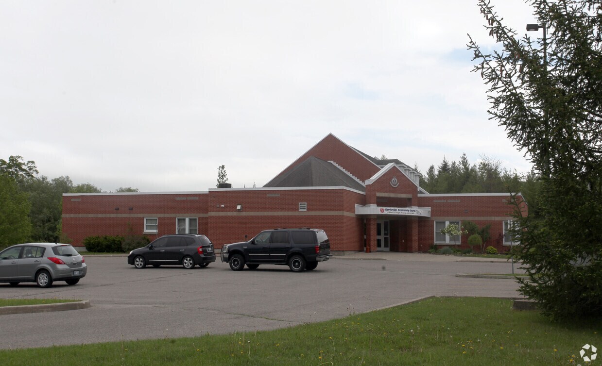 415 Pickering Cres, Newmarket, ON for sale Primary Photo- Image 1 of 1