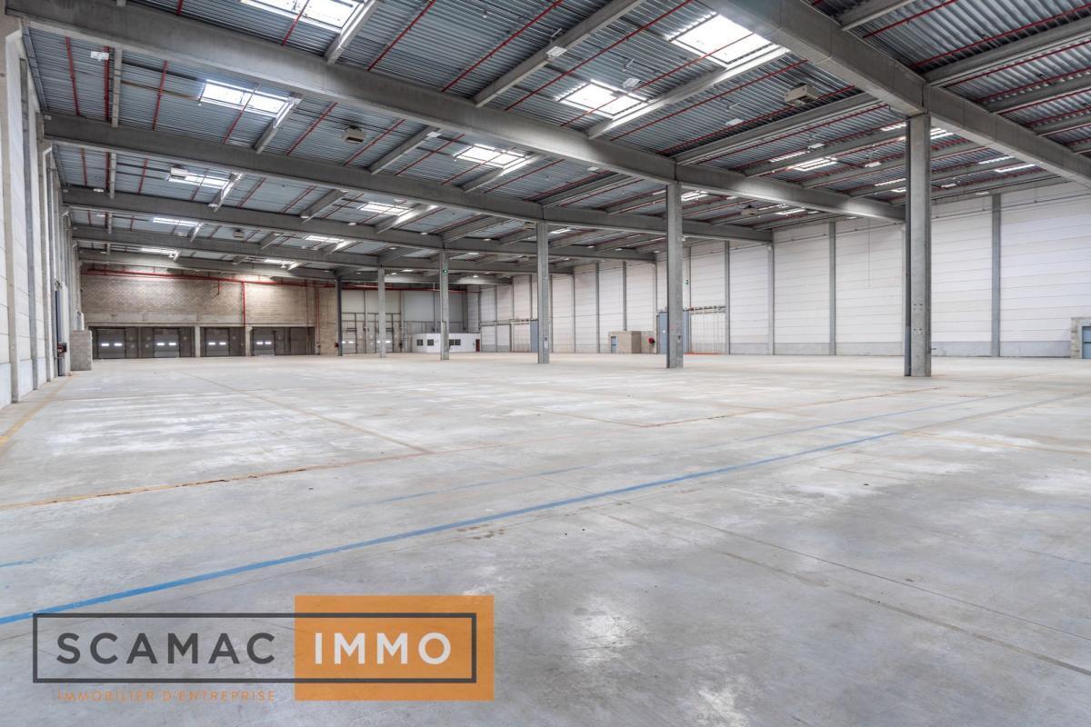 Industrial in Combs-la-Ville for lease Building Photo- Image 1 of 13