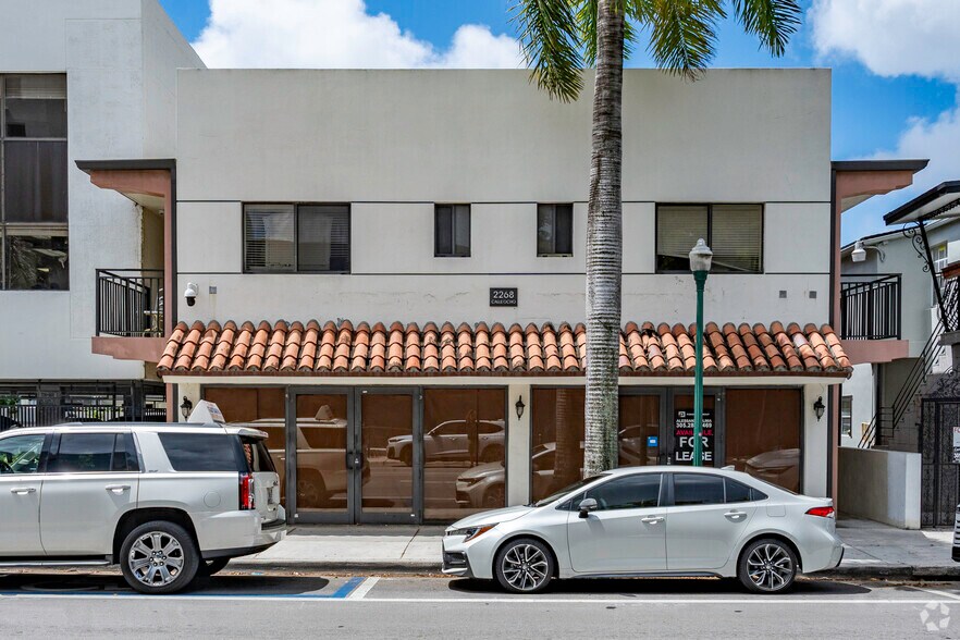 2268 SW 8th St, Miami, FL à louer - Photo du bâtiment - Image 1 de 5