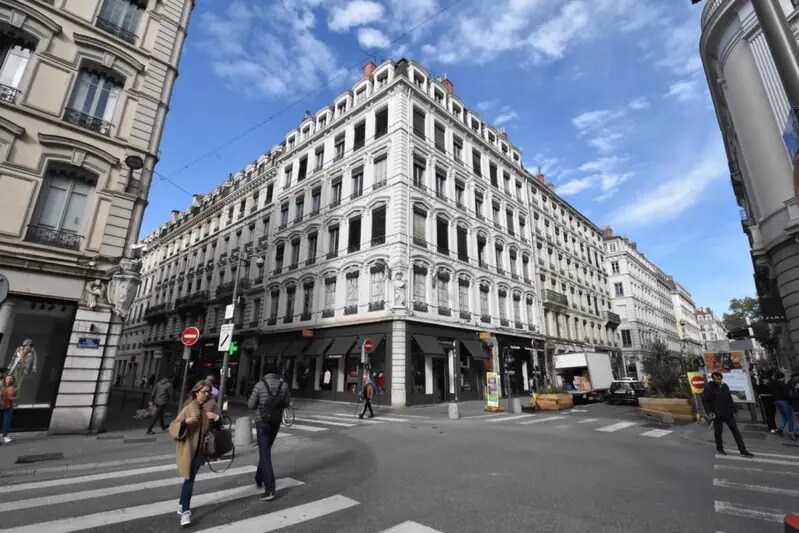 54 Rue Président Edouard Herriot, Lyon à louer - Photo du bâtiment - Image 2 de 7