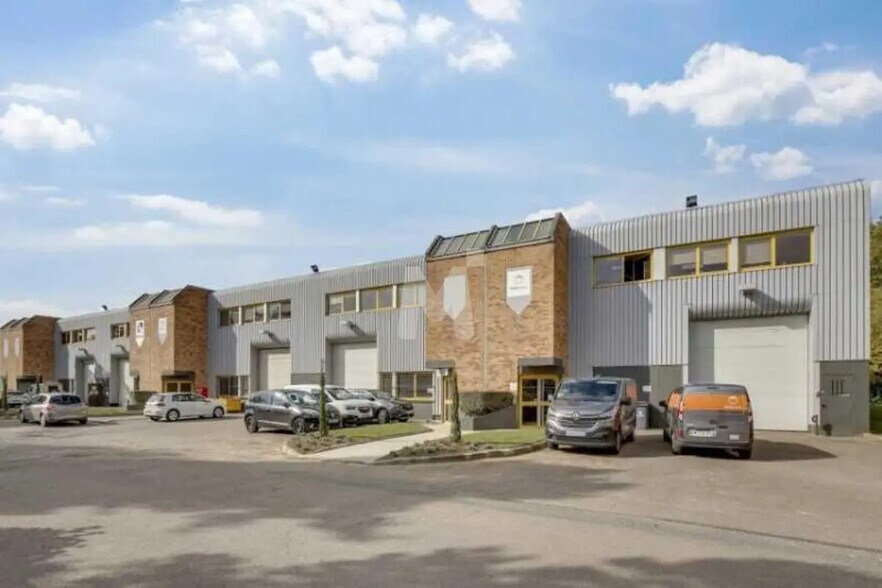 Flex in Buc for lease - Building Photo - Image 2 of 9