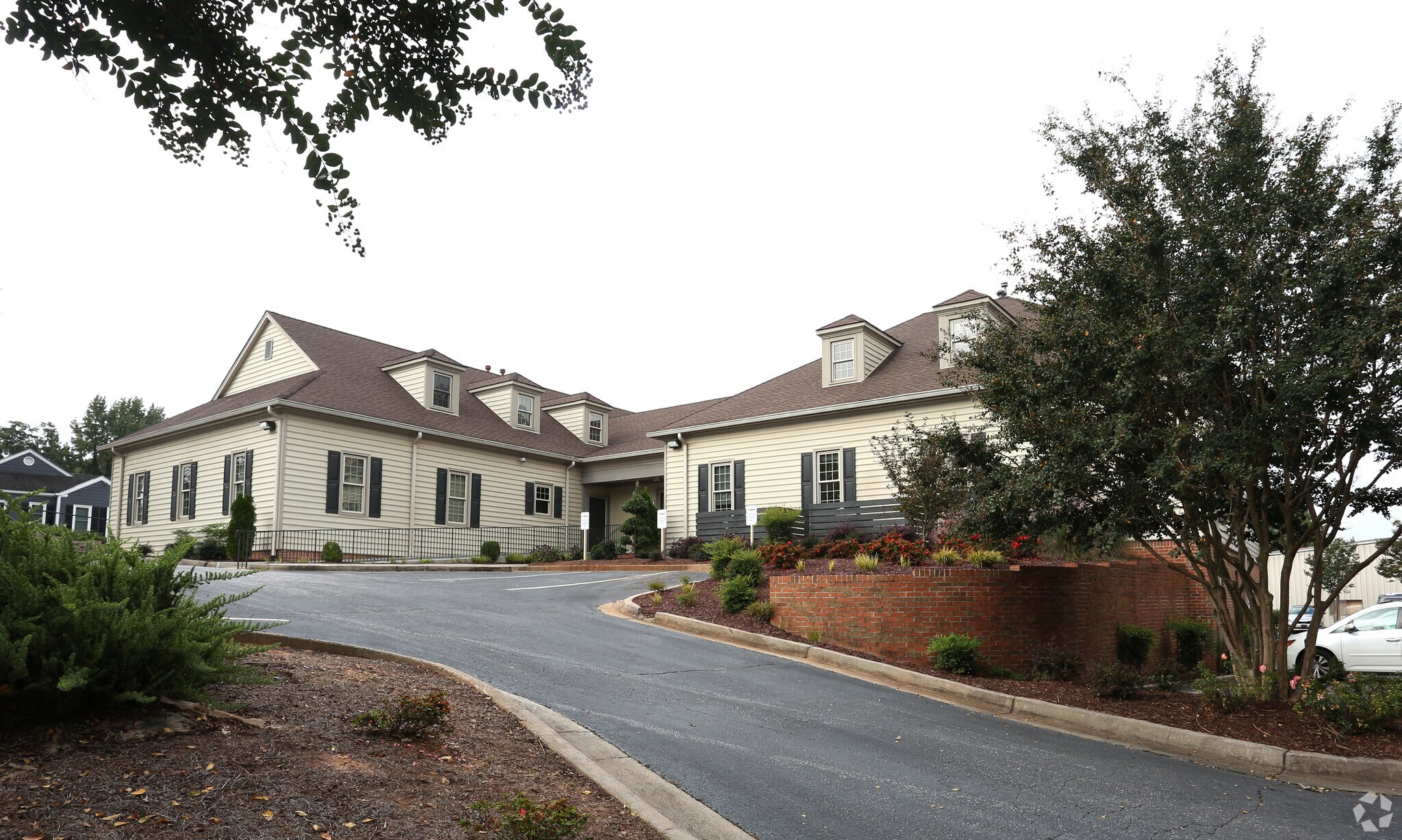 3690 N Peachtree Rd, Chamblee, GA à louer Photo principale- Image 1 de 14