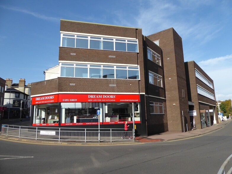 1 Upper Grosvenor Rd, Tunbridge Wells for sale - Building Photo - Image 1 of 3