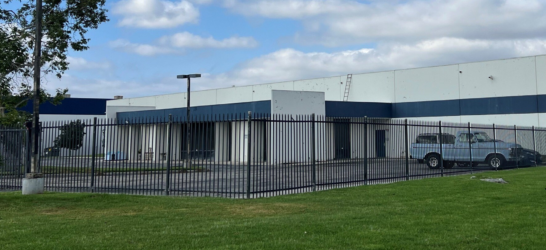 6727 Columbus Ave, Riverside, CA à louer Photo du bâtiment- Image 1 de 9