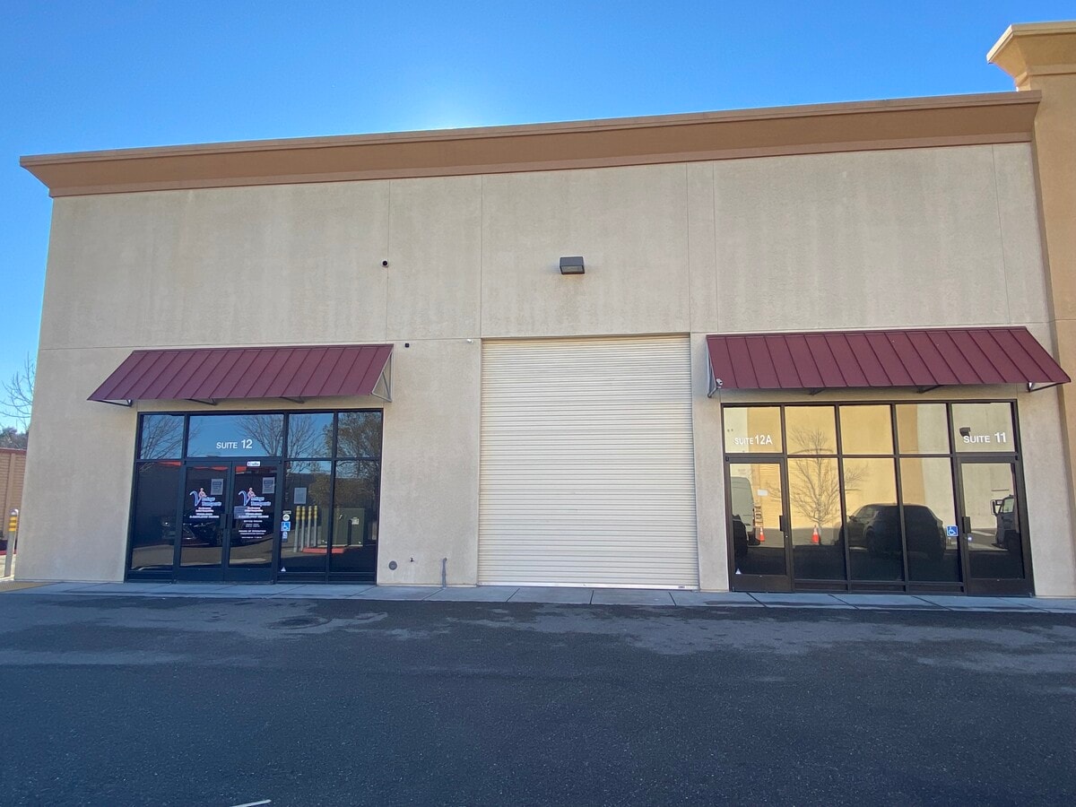 460 W Larch Rd, Tracy, CA 95304 - Unité 12 - - Photo intérieure - Image 2 of 9