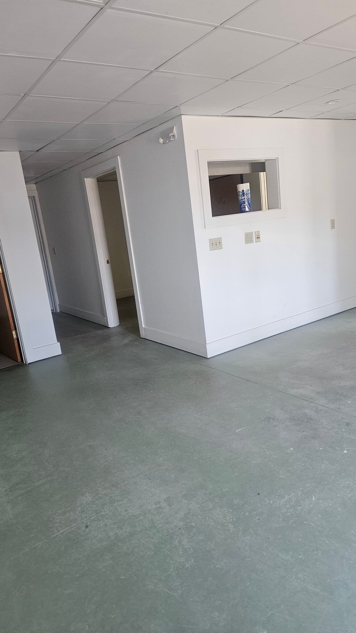 52 Vfw Dr, Hyde Park, VT à louer Photo intérieure- Image 1 de 4