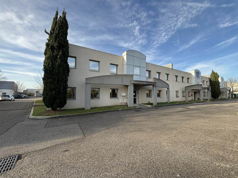 36 Rue Champ Dolin, Saint-Priest à louer Photo du bâtiment- Image 1 de 12