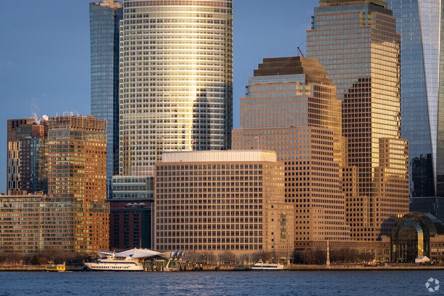 300 Vesey St, New York, NY à louer - Photo du bâtiment - Image 2 de 6