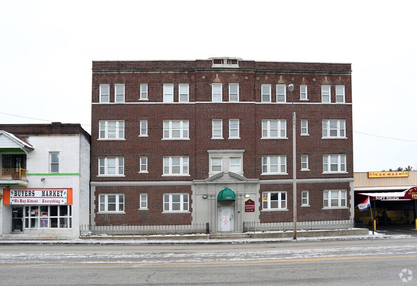 15632 Euclid Ave, East Cleveland, OH à vendre - Photo du bâtiment - Image 3 de 12
